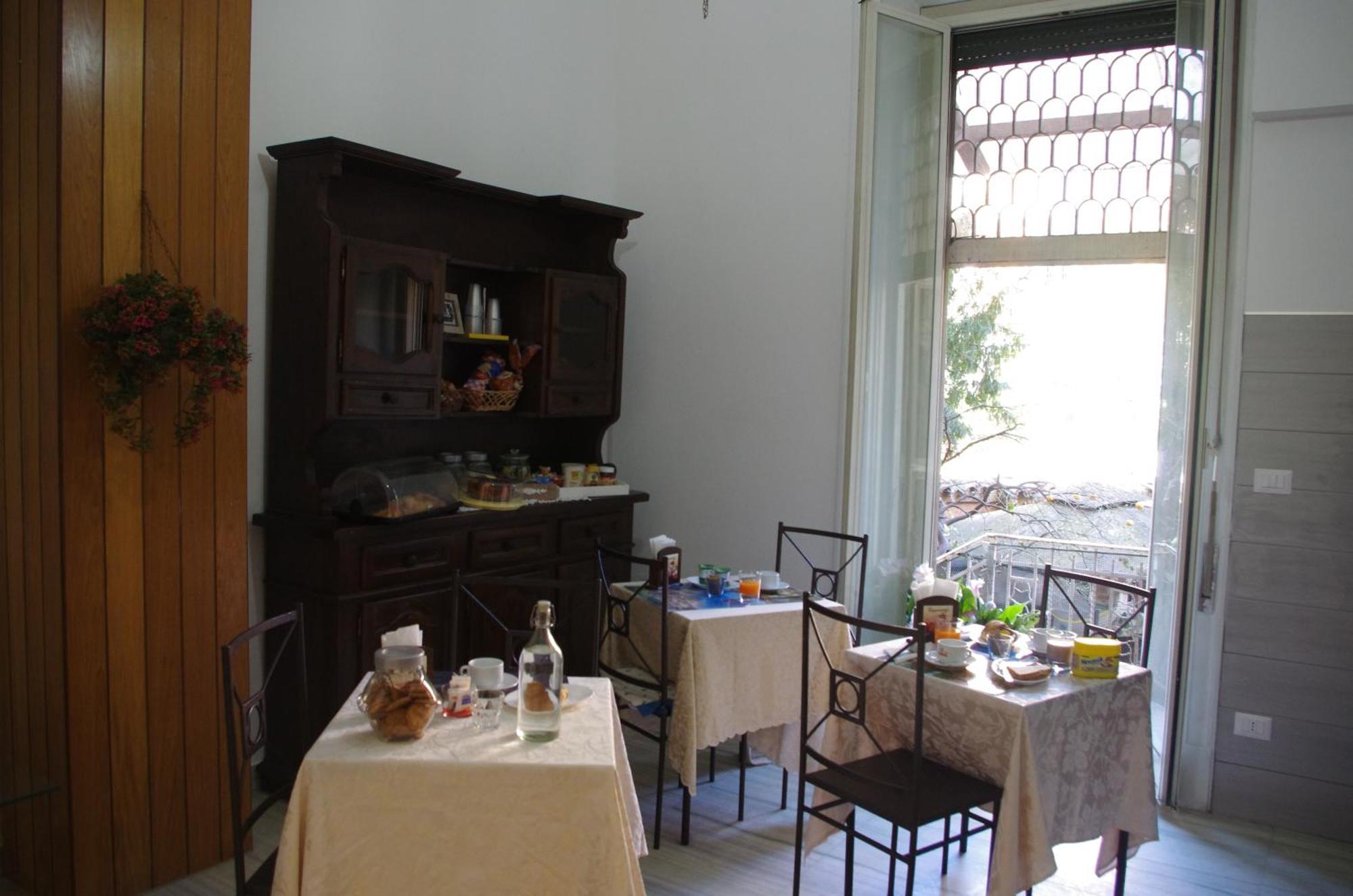 Tucci'S Roma Guest House Ngoại thất bức ảnh