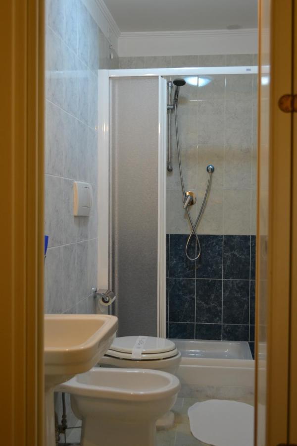 Tucci'S Roma Guest House Ngoại thất bức ảnh